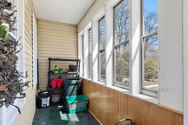 141 Westview Rd, Lowell, MA 01851