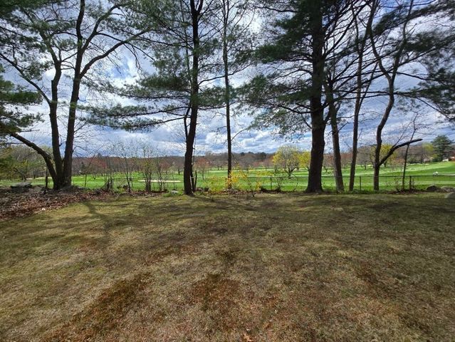 141 Westview Rd, Lowell, MA 01851