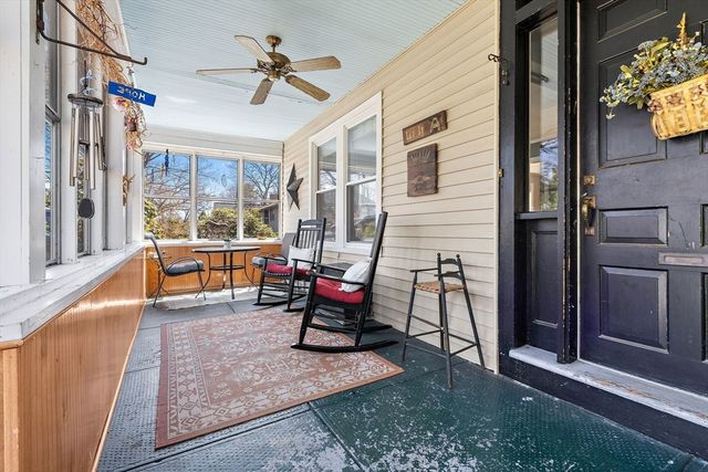 141 Westview Rd, Lowell, MA 01851