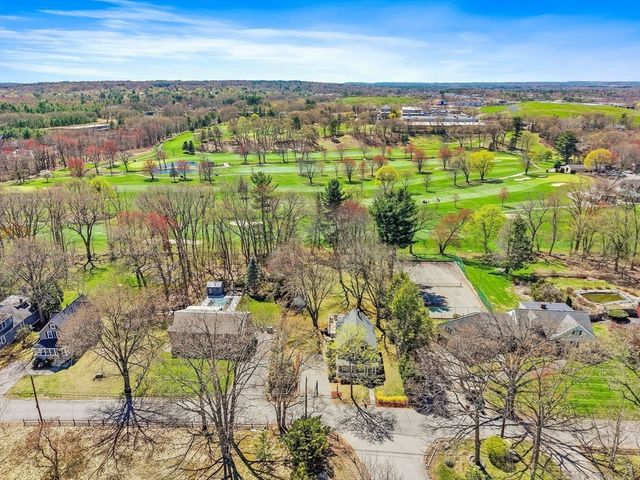 141 Westview Rd, Lowell, MA 01851