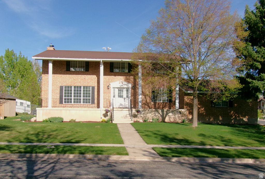 Image 2 of property listing at 5158 S 3550 W, Roy, UT 84067