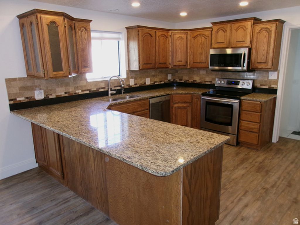 Image 12 of property listing at 5158 S 3550 W, Roy, UT 84067