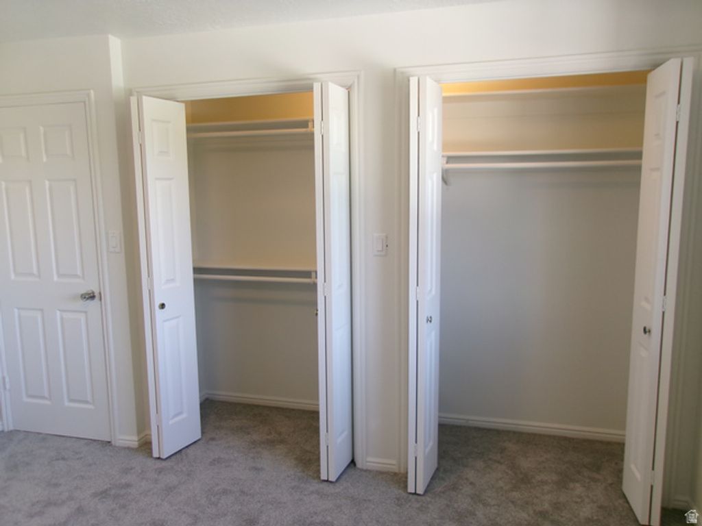 Image 17 of property listing at 5158 S 3550 W, Roy, UT 84067