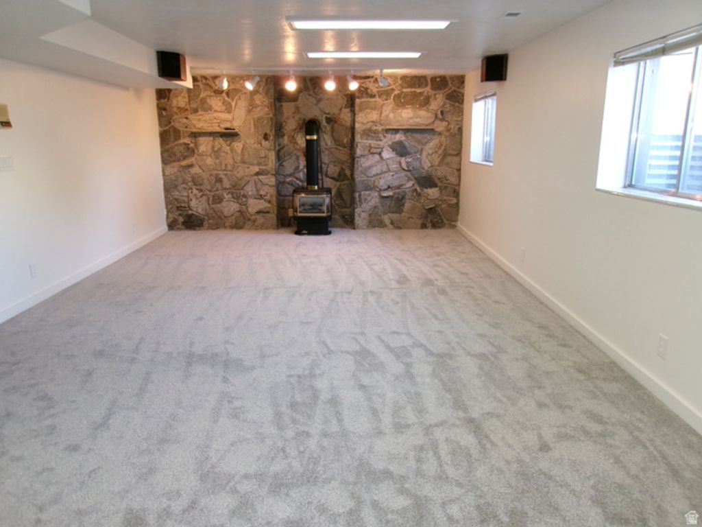 Image 28 of property listing at 5158 S 3550 W, Roy, UT 84067