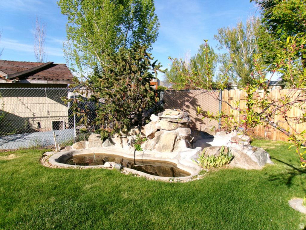 Image 46 of property listing at 5158 S 3550 W, Roy, UT 84067