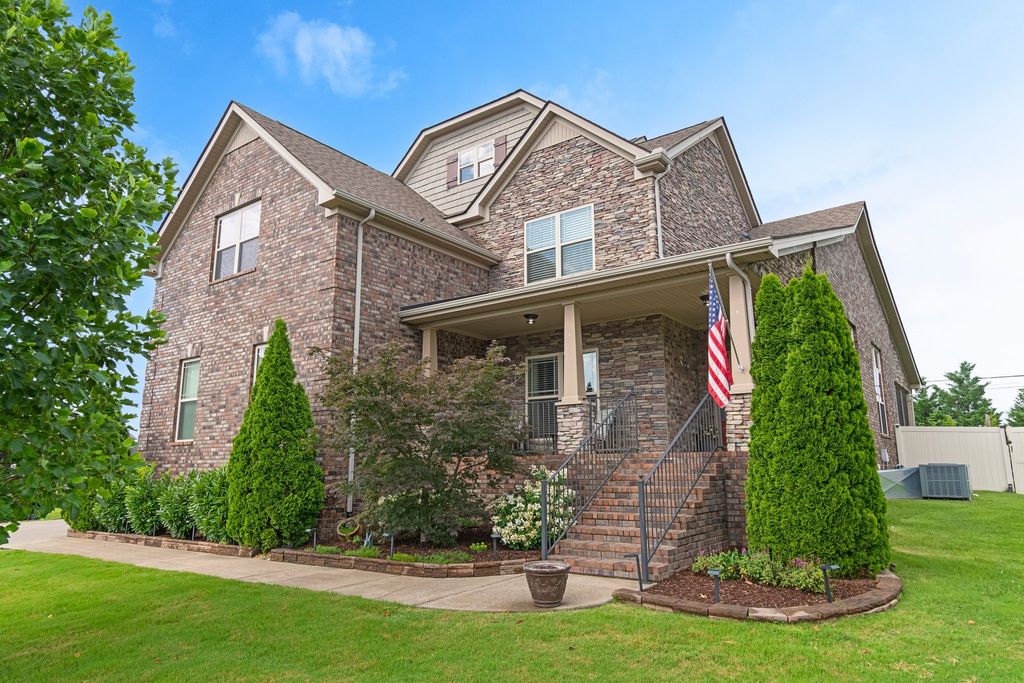 5010 Moretto Ct, Spring Hill, TN 37174