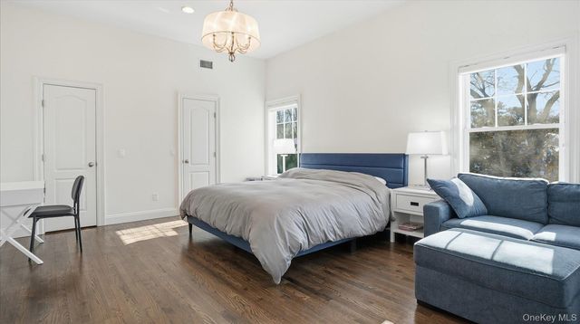 27 Jeffrey Lane, Westhampton Beach, NY 11978