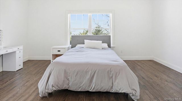 27 Jeffrey Lane, Westhampton Beach, NY 11978