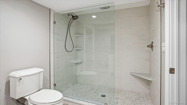 27 Jeffrey Lane, Westhampton Beach, NY 11978