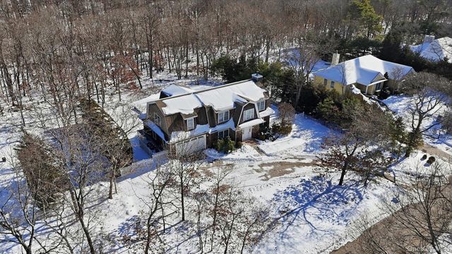 27 Jeffrey Lane, Westhampton Beach, NY 11978