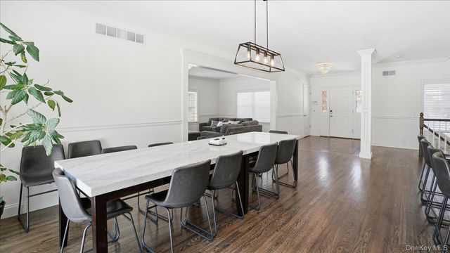 27 Jeffrey Lane, Westhampton Beach, NY 11978