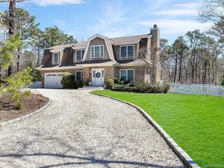 27 Jeffrey Lane, Westhampton Beach, NY 11978