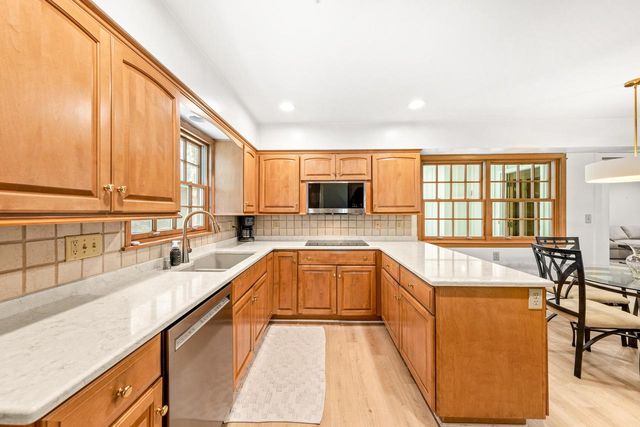 2745 N 117th PLACE, Wauwatosa, WI 53222