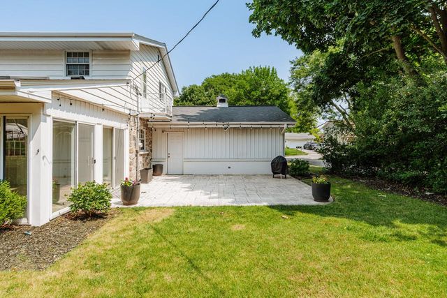 2745 N 117th PLACE, Wauwatosa, WI 53222