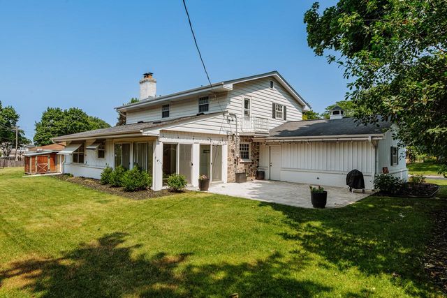 2745 N 117th PLACE, Wauwatosa, WI 53222