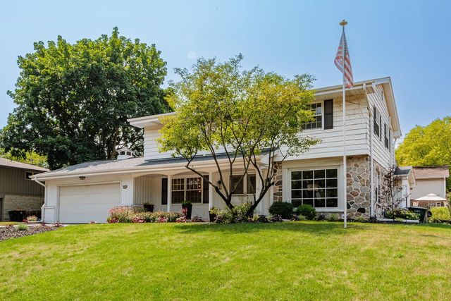 2745 N 117th PLACE, Wauwatosa, WI 53222
