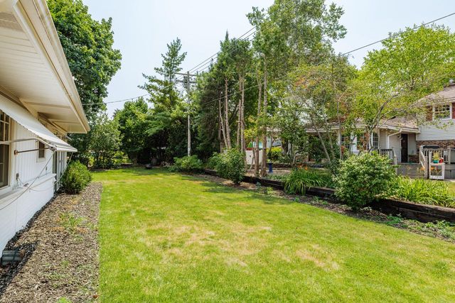 2745 N 117th PLACE, Wauwatosa, WI 53222