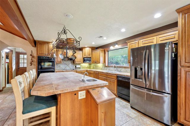 25202 Highway 105, Sour Lake, TX 77659