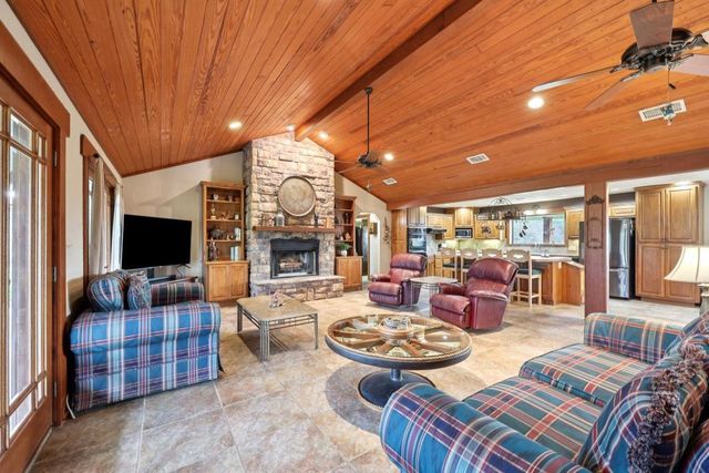 25202 Highway 105, Sour Lake, TX 77659