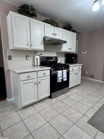 15330 Pebble Pointe Court, Clinton Township, MI 48038