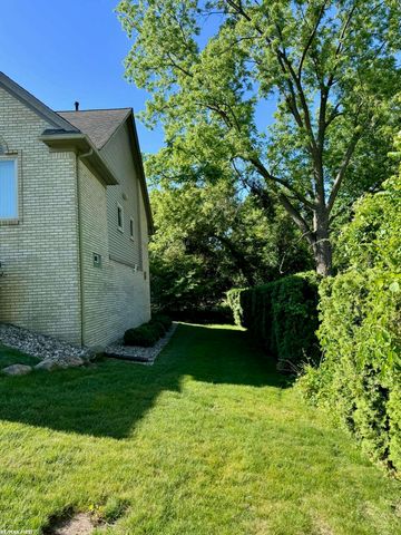 15330 Pebble Pointe Court, Clinton Township, MI 48038