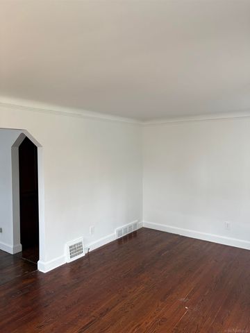 15638 Evergreen Avenue, Eastpointe, MI 48021