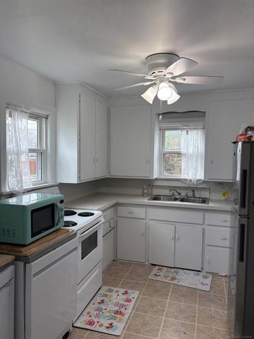 15638 Evergreen Avenue, Eastpointe, MI 48021