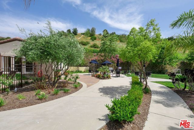 4378 Paxton Place, Calabasas, CA 91302