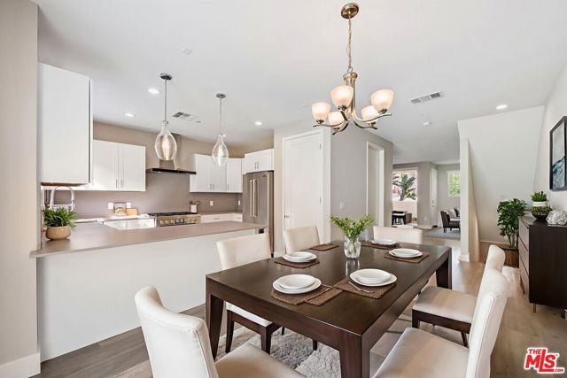 4378 Paxton Place, Calabasas, CA 91302