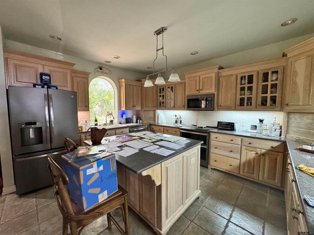 1630 Leisure Ln, Hideaway, TX 75771