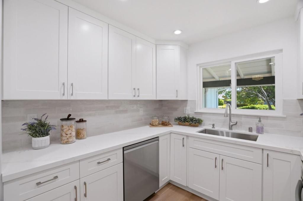 Image 11 of property listing at 957 Amstutz Drive, San Jose, CA 95129