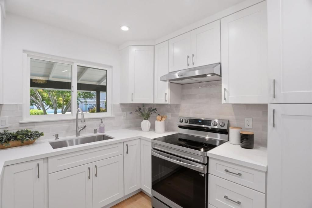 Image 12 of property listing at 957 Amstutz Drive, San Jose, CA 95129