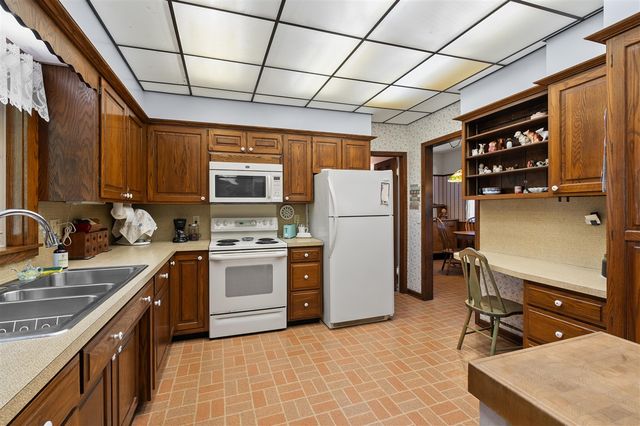 508 N Van Buren Street, Bloomingdale, MI 49026