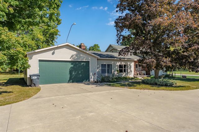 508 N Van Buren Street, Bloomingdale, MI 49026