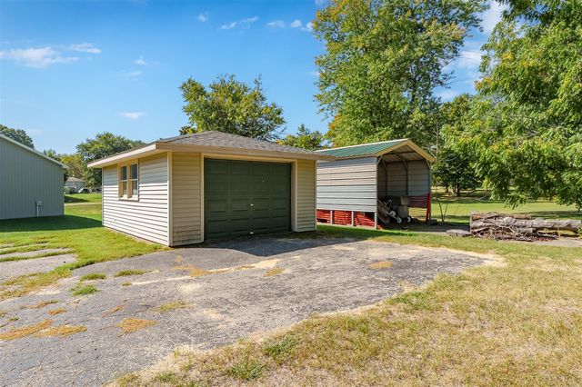 508 N Van Buren Street, Bloomingdale, MI 49026