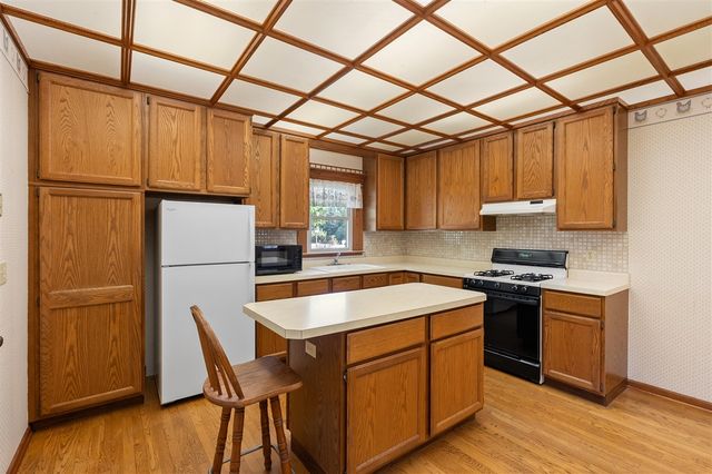 508 N Van Buren Street, Bloomingdale, MI 49026