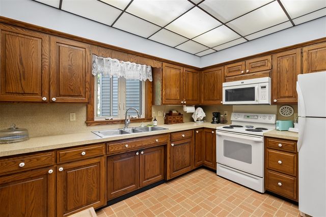 508 N Van Buren Street, Bloomingdale, MI 49026