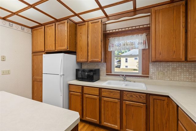 508 N Van Buren Street, Bloomingdale, MI 49026