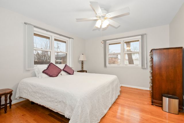 9137 S 88th Avenue S, Hickory Hills, IL 60457