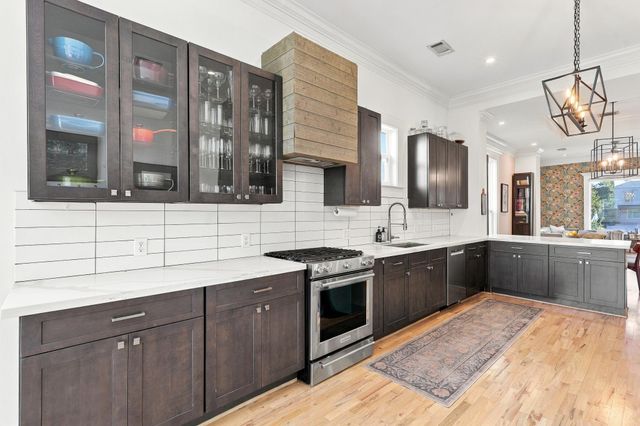 1209 Edwards Street, Houston, TX 77007