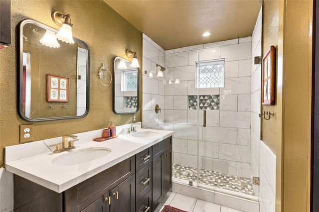 1209 Edwards Street, Houston, TX 77007