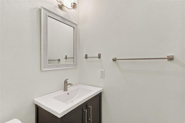 1209 Edwards Street, Houston, TX 77007