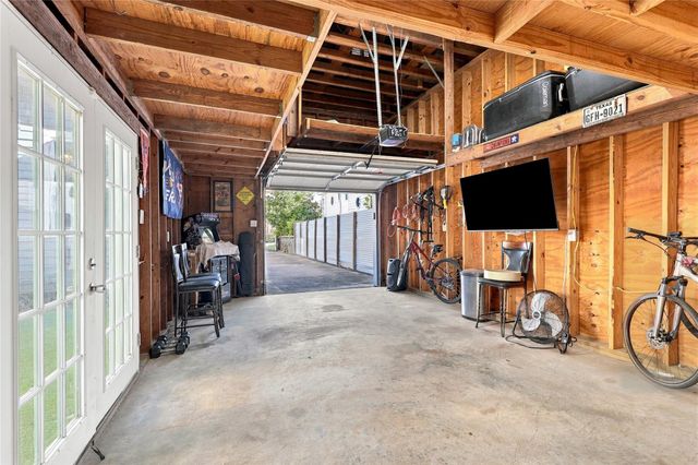 1209 Edwards Street, Houston, TX 77007