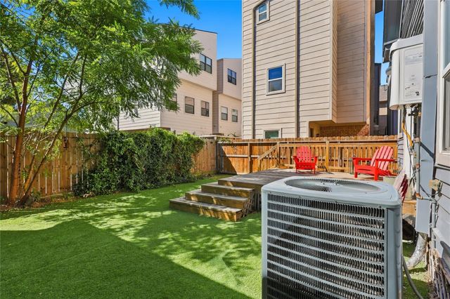 1209 Edwards Street, Houston, TX 77007