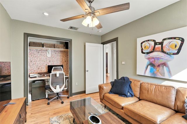 1209 Edwards Street, Houston, TX 77007