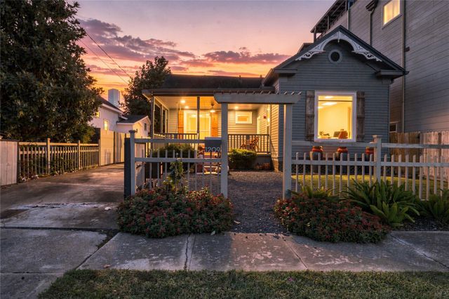 1209 Edwards Street, Houston, TX 77007