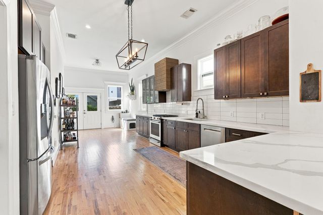1209 Edwards Street, Houston, TX 77007