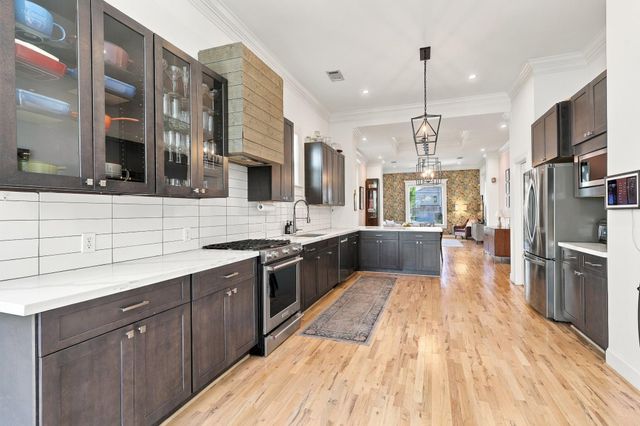 1209 Edwards Street, Houston, TX 77007