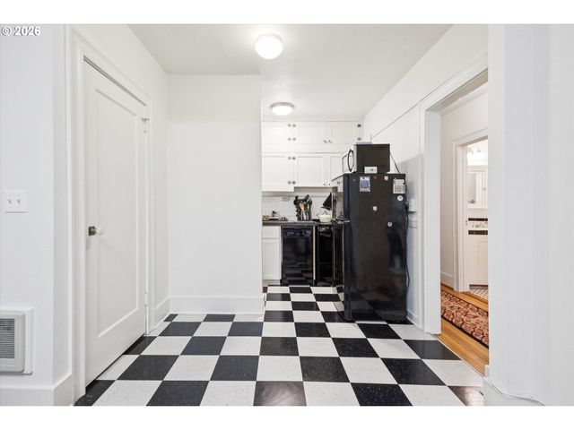 1811 Nw COUCH St 202, Portland, OR 97209