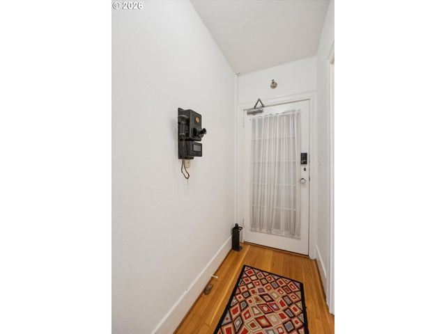 1811 Nw COUCH St 202, Portland, OR 97209